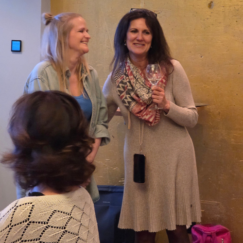 Christina Neumüller mit Margarita Lozano